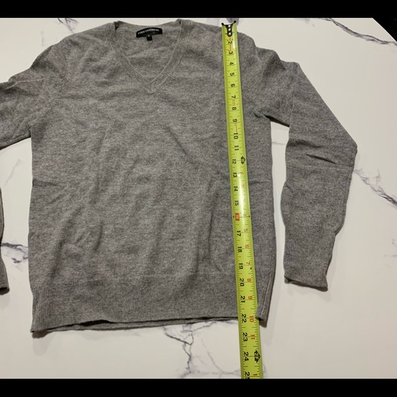 Cashmere Women's 100% Cashmere V-Neck Sweater - Picture 12 of 13